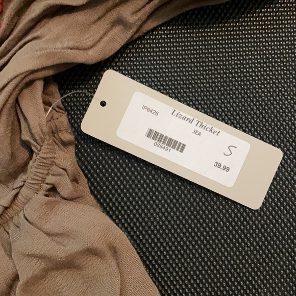 Romper with Pockets - never worn! - Picture 3 of 3